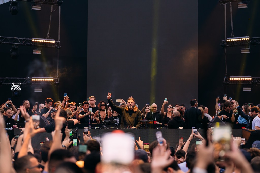 Solomun está chegando neste sábado (4) para sua data exclusiva no Brasil, confira alguns motivos para não perder essa noite&nbsp;memorável