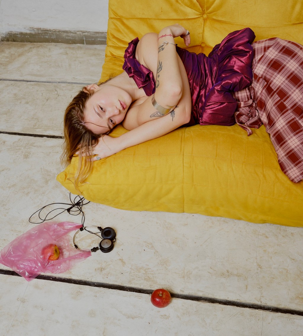 Pela primeira vez no Brasil, Sigrid esgota ingressos em São Paulo e anuncia apresentação de Gab&nbsp;Ferreira