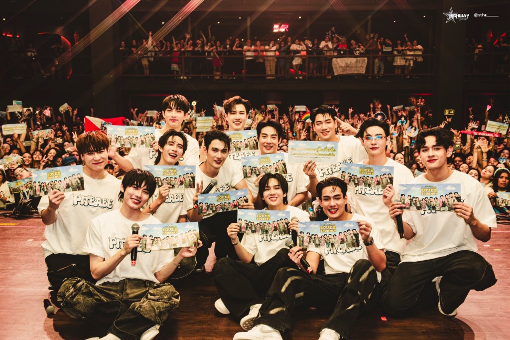 Elenco de Pit Babe encanta o Brasil em seu primeiro&nbsp;fanmeeting