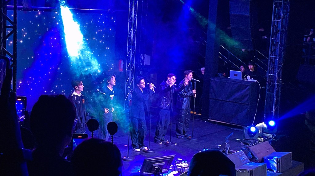 Explosão de energia: A.C.E enlouquece fãs no Vip Station em São&nbsp;Paulo