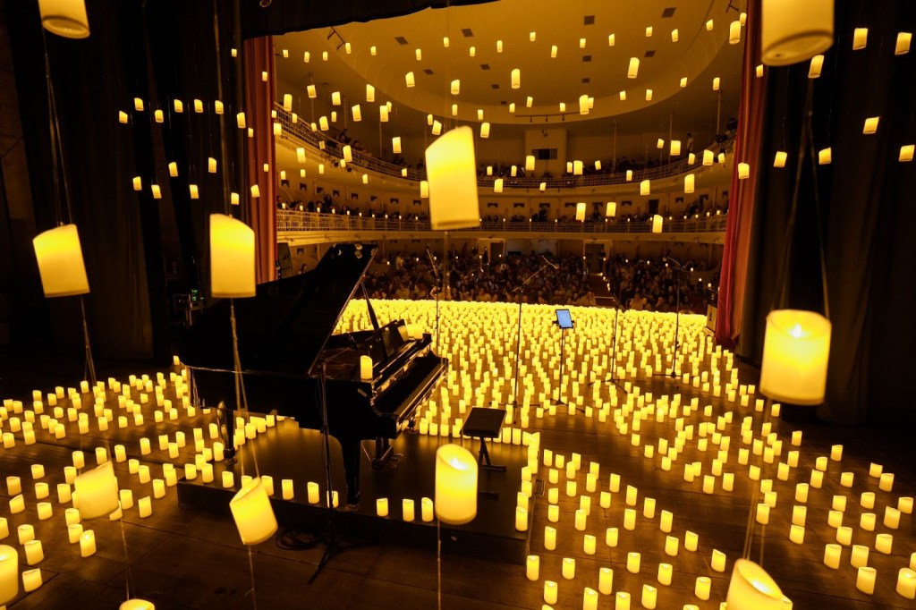 Starlight – Clássicos do Rock leva concerto à luz de velas ao Teatro&nbsp;B32