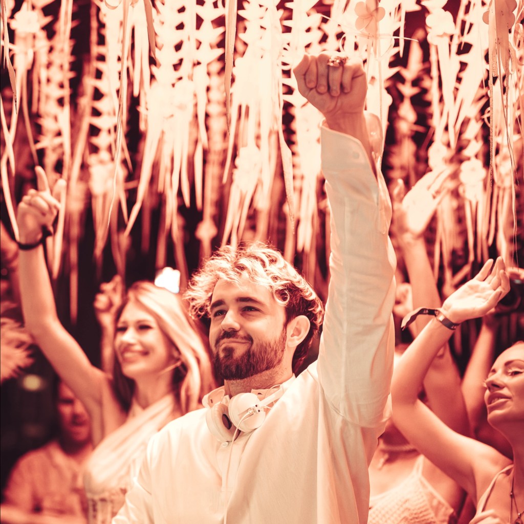 Ao lado de Mathame e Innellea, Sevenn é um dos destaques da Interstellar Pool&nbsp;Party