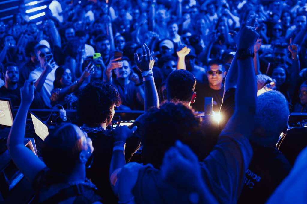 Inclusão radical, celebração coletiva e curadoria classe A: confira as datas do Carnaval no D-EDGE&nbsp;Rio