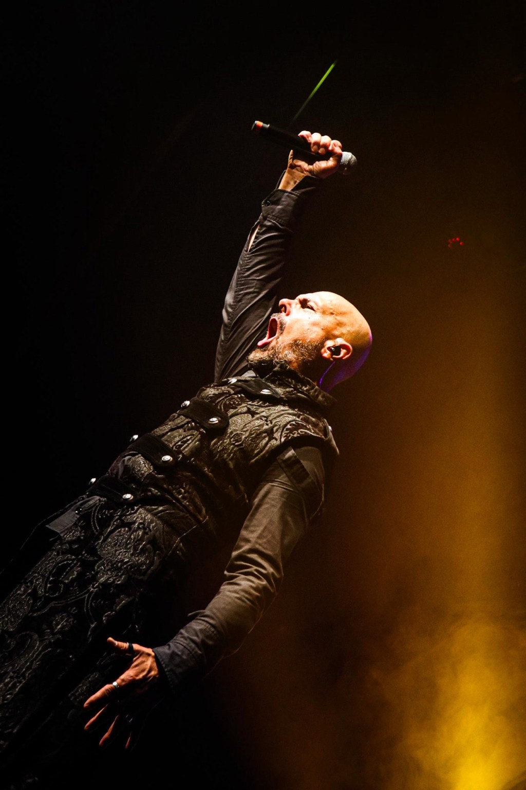 Roy Khan traz turnê “The Black Halo And Beyond” ao Brasil com shows em São Paulo e Porto Alegre
