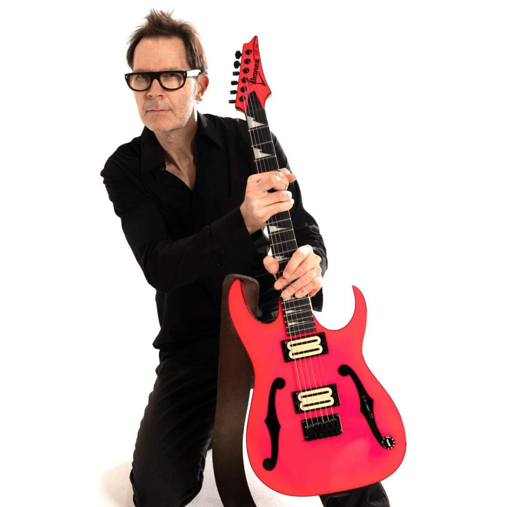 Paul Gilbert volta ao Brasil em setembro com turnê do novo álbum&nbsp;WROC