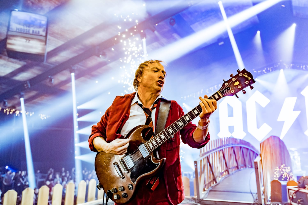 Muito além do rock: AC/DC UK traz ao Brasil um repertório que atravessa gerações  