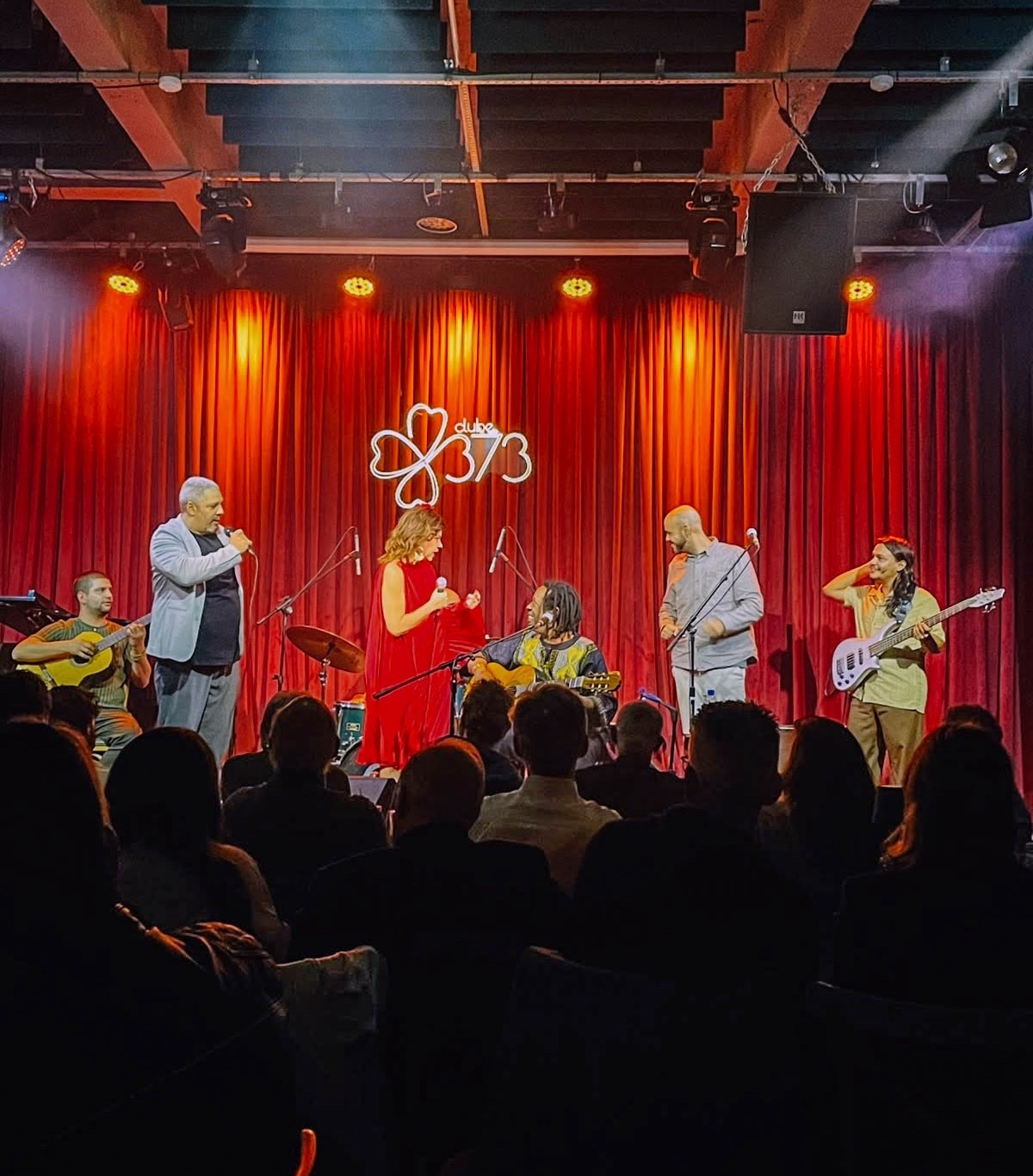 Selo brasileiro consolida integração cultural com o Uruguai após o sucesso da turnê “Brasil, Letra & Música”